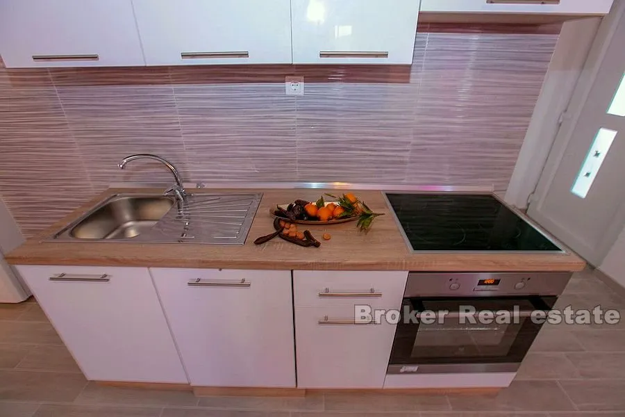 apartmanska vila prvi red do mora i plaže - slika 10