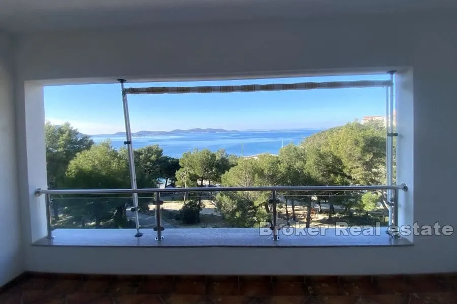 apartmanska kuća u prvom redu do mora - slika 8