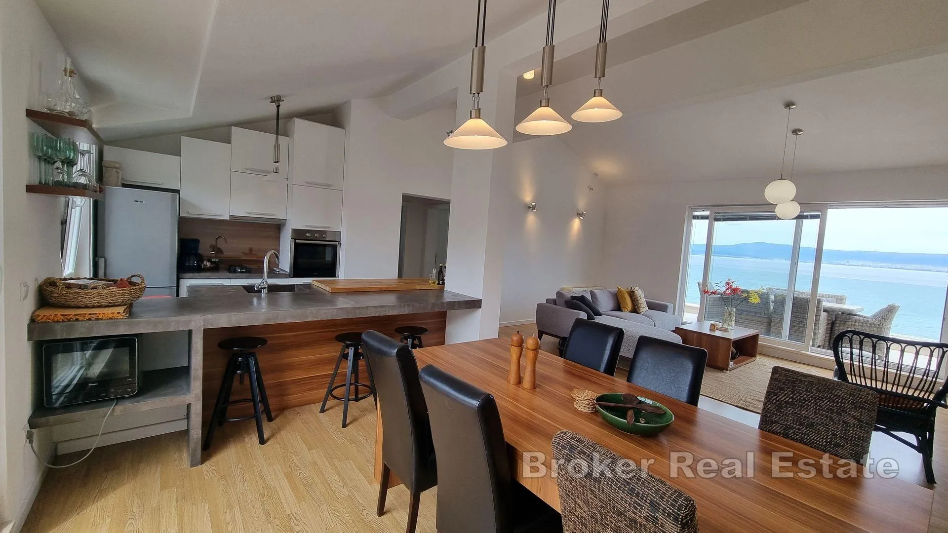 apartmanska kuća u drugom redu do mora - slika 3