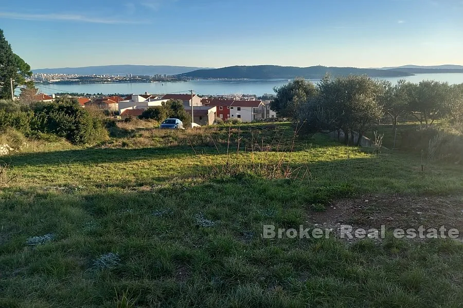 Građevinsko zemljište s otvorenim pogledom na more - Kaštel Gomilica, Kaštela