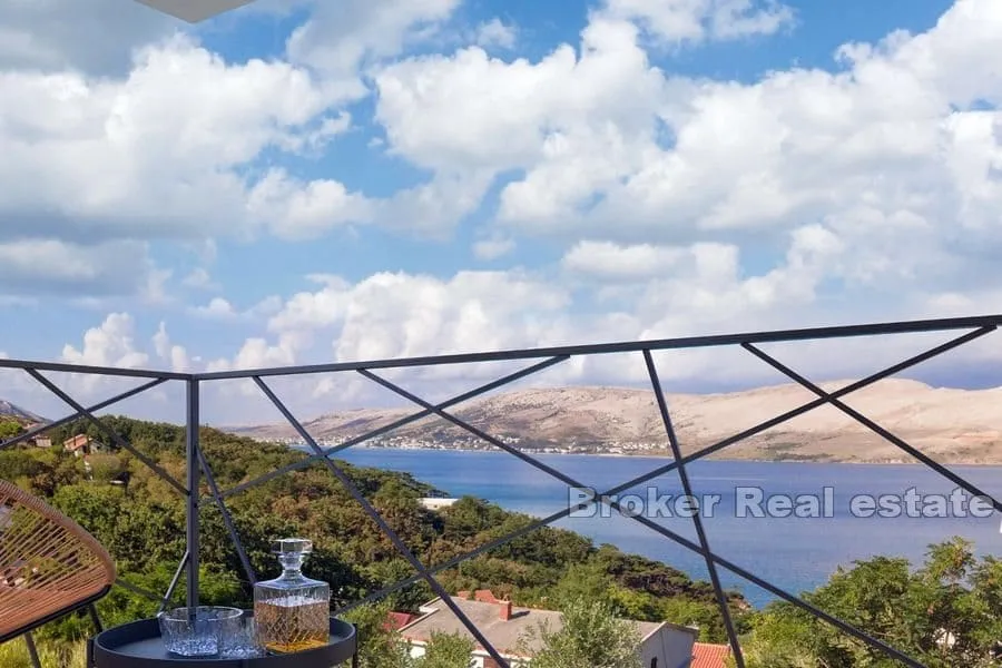 vila s bazenom i pogledom na more - slika 2