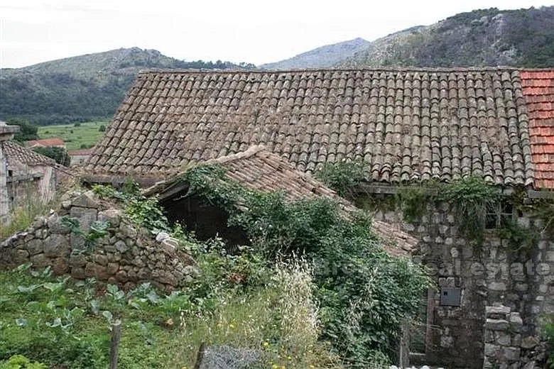ruševna kamena kuća, na prodaju - slika 5