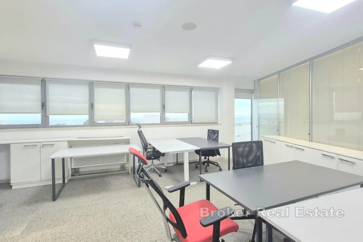 uredski prostor od 365 m² u poslovnoj zgradi - slika 8