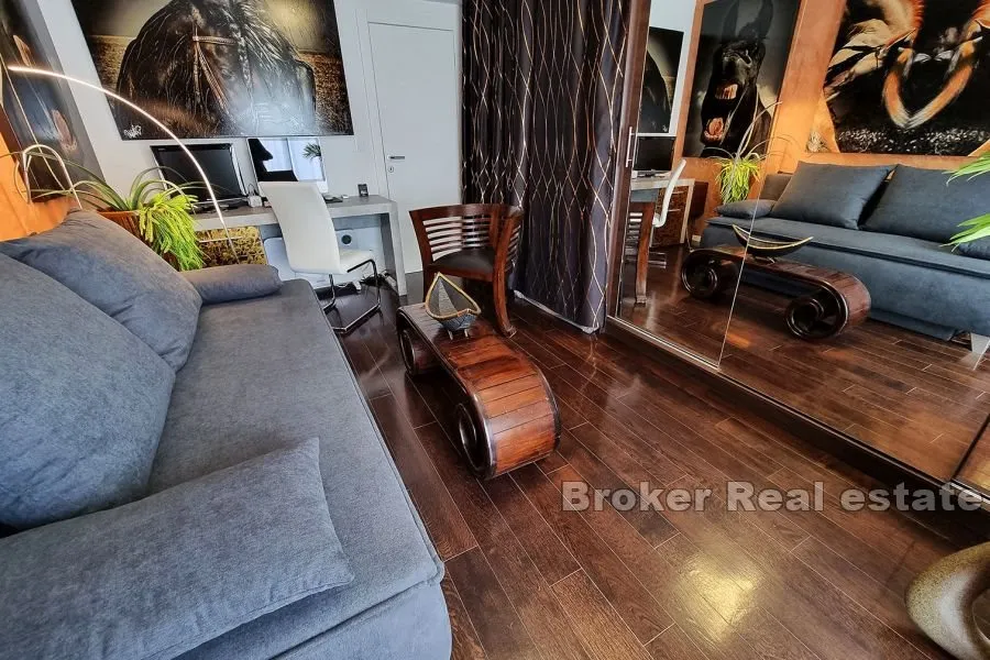 luksuzan penthouse s otvorenim pogledom na more - slika 7