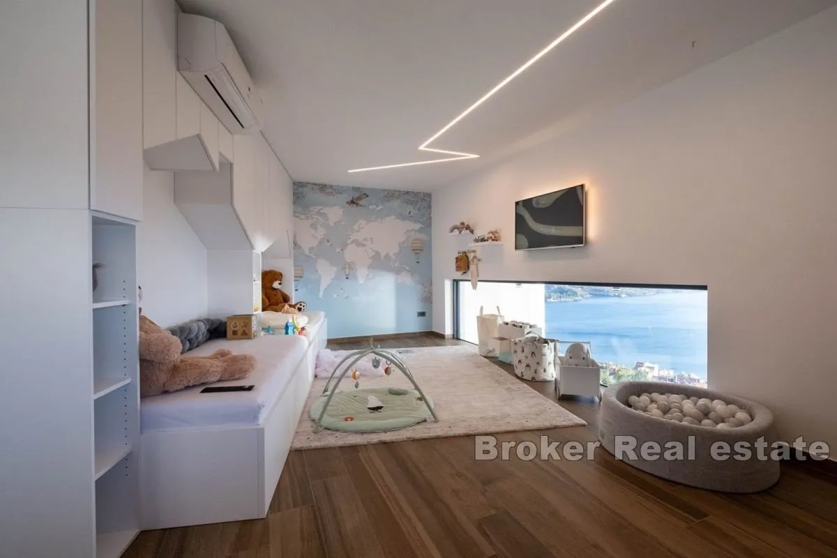 penthouse s pogledom na more na dominantnoj poziciji - slika 15