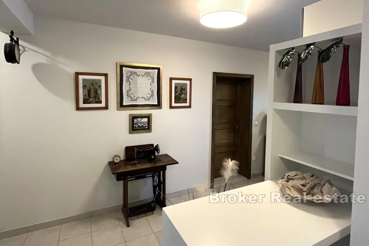 prekrasna apartmanska kuća s pogledom na more - slika 14