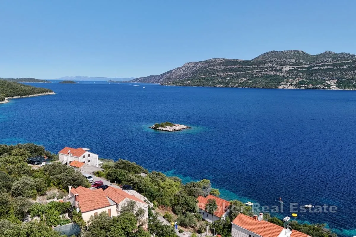 trosoban stan s garažom i dodatnim stambenim prostorom - slika 16