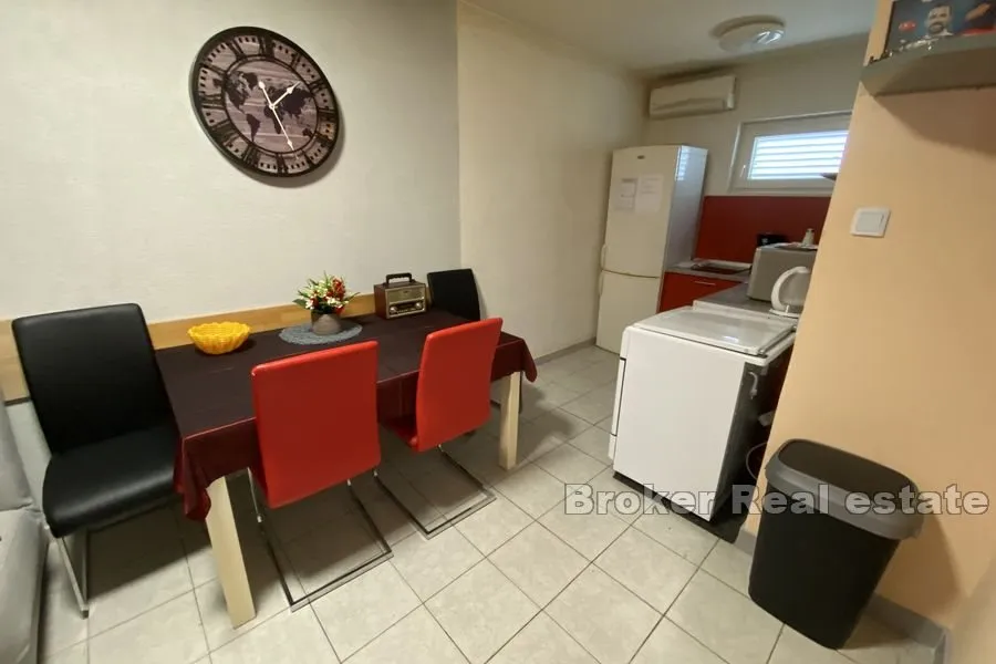 apartmanska kuća prvi red do mora - slika 13