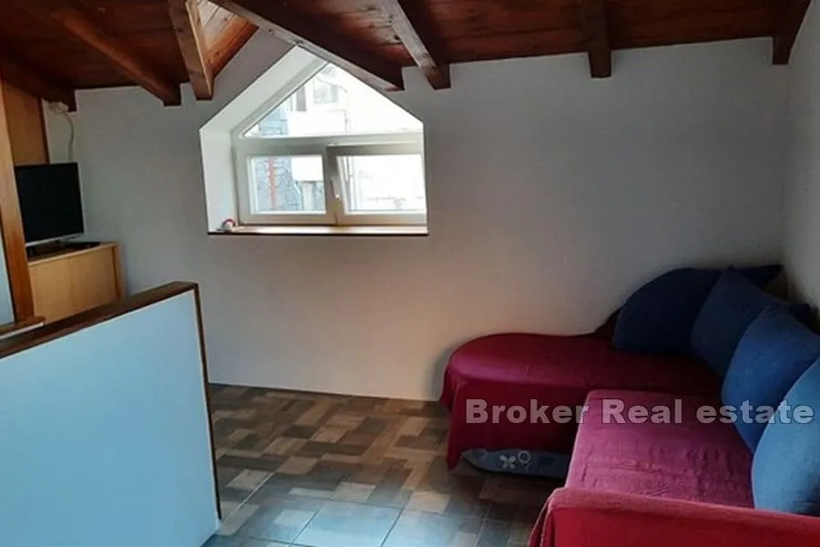 kamena kuća s pogledom na more - slika 11