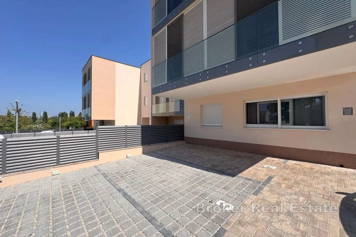moderan poslovni prostor/apartman - slika 12
