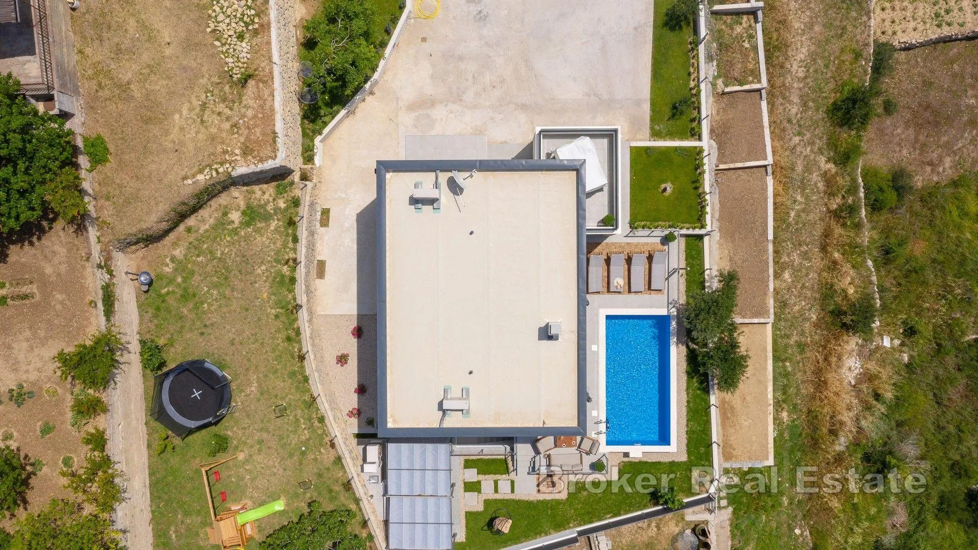 obiteljska vila s velikim dvorištem i pogledom na more - slika 20
