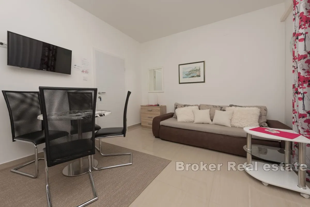 kuća sa šest apartmana blizu mora - slika 6