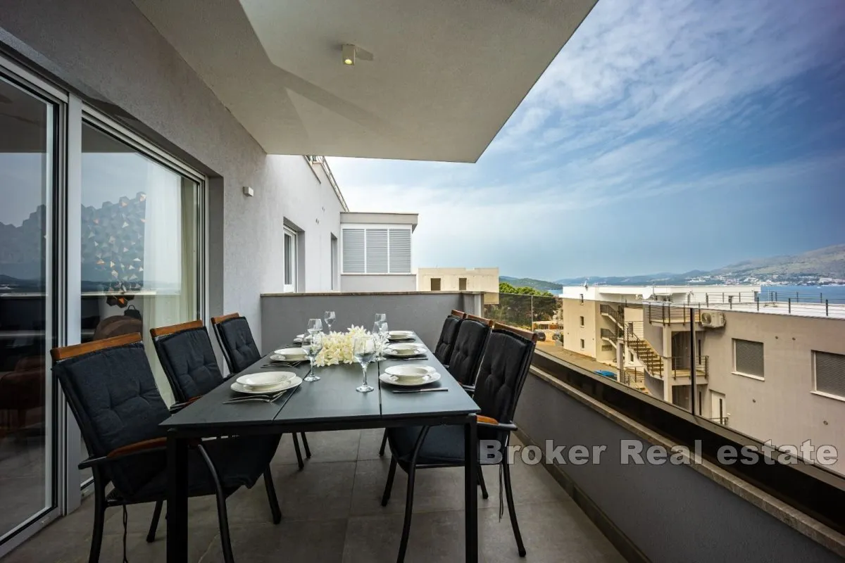 luksuzan penthouse s bazenom i prekrasnim pogledom na more - slika 19