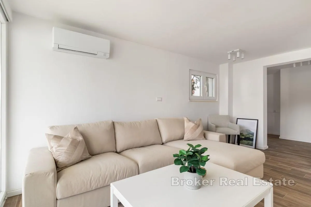 apartmanska kuća prvi red do mora - slika 13