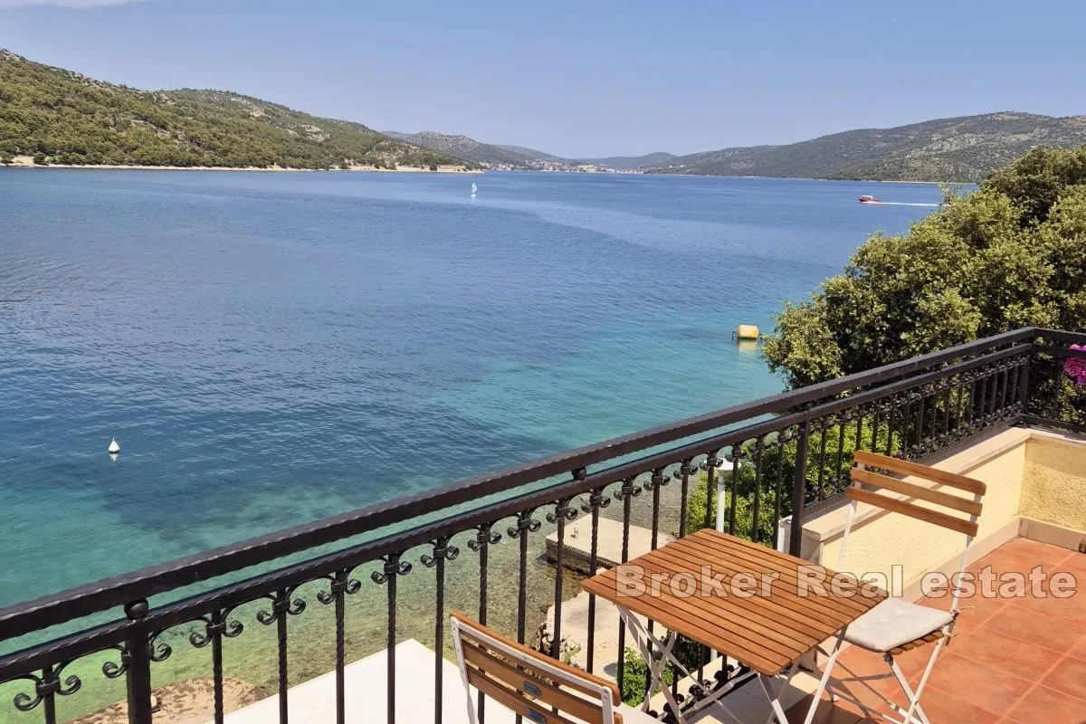 Samostojeća kuća uz plažu - Trogir