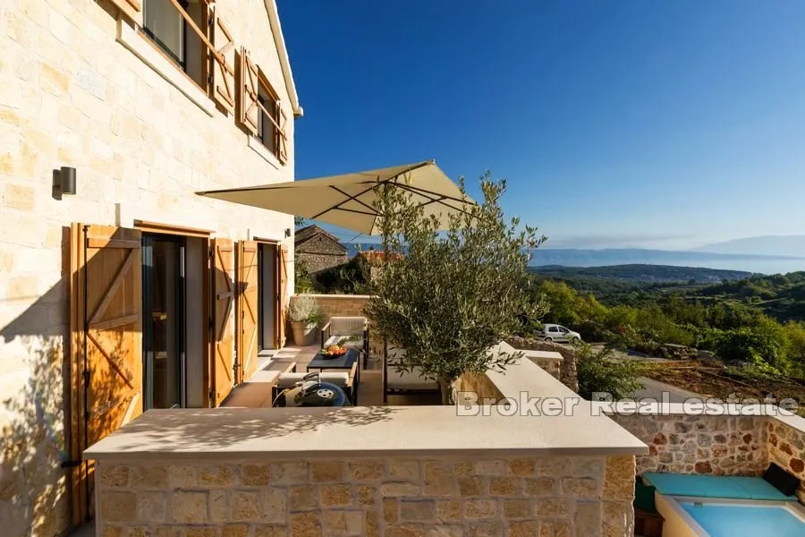 kamena vila s bazenom - slika 3