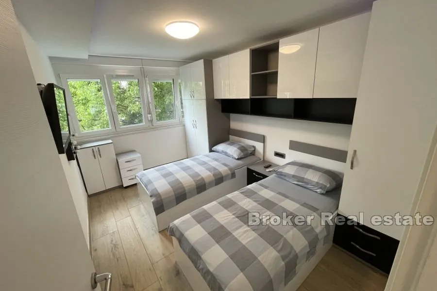 bol - uređeni apartman na odličnoj lokaciji - slika 6