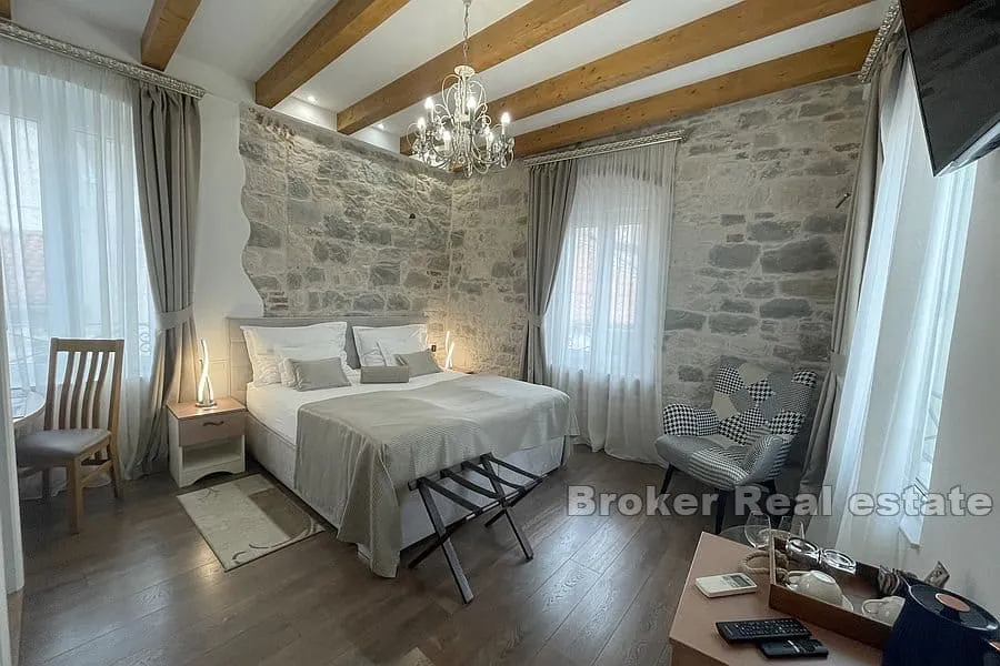 apartman s četiri jedinice - slika 1