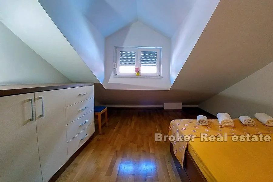 trosoban stan na dvije etaže, na prodaju - slika 8