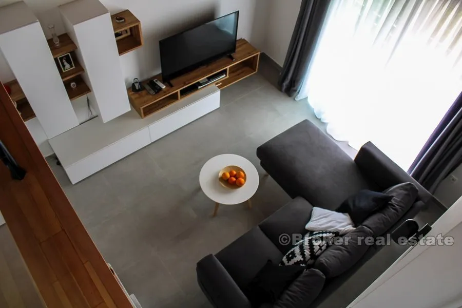 dvoetažan penthouse, dugoročni najam - slika 3