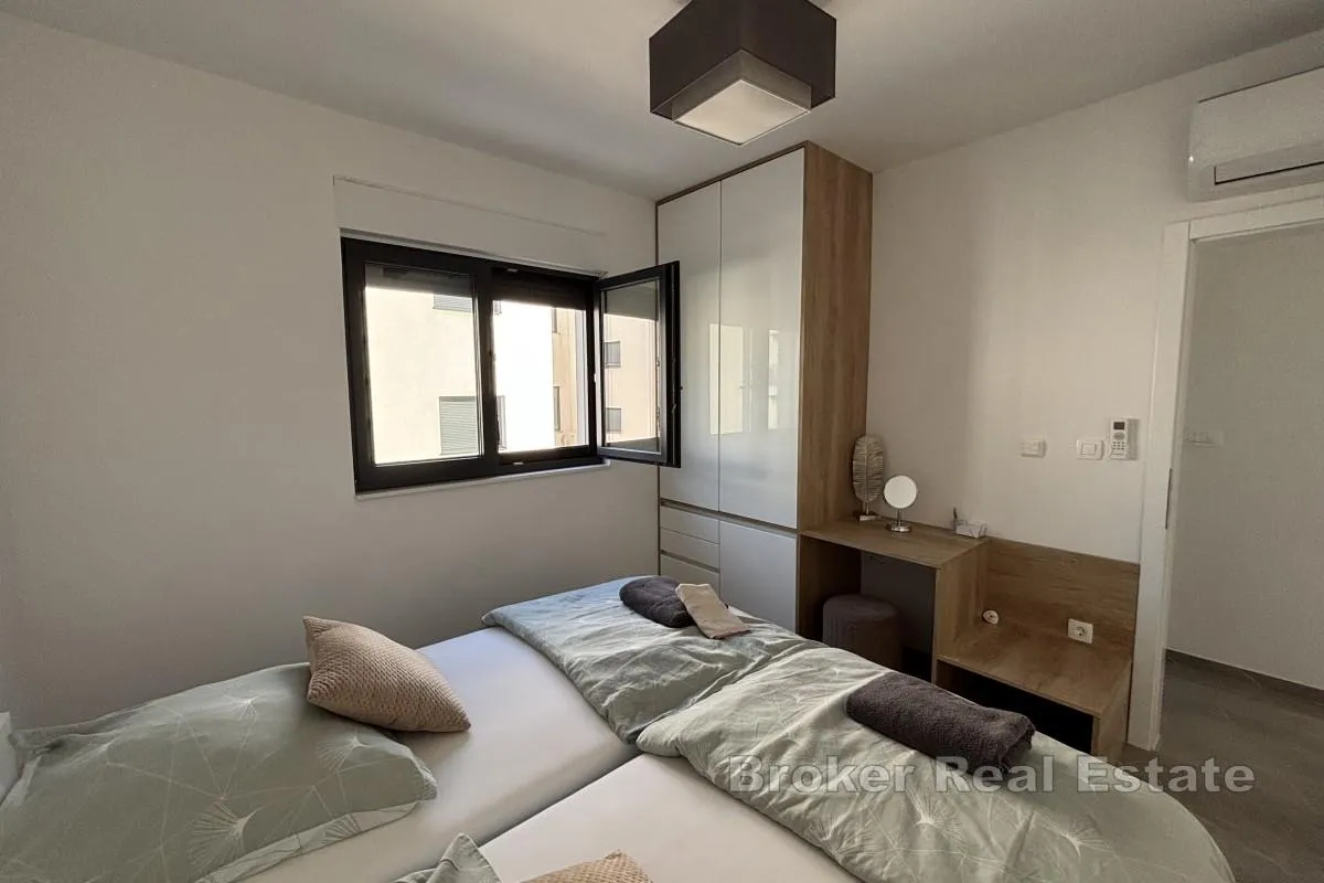 moderan dvosoban apartman s bazenom - slika 9