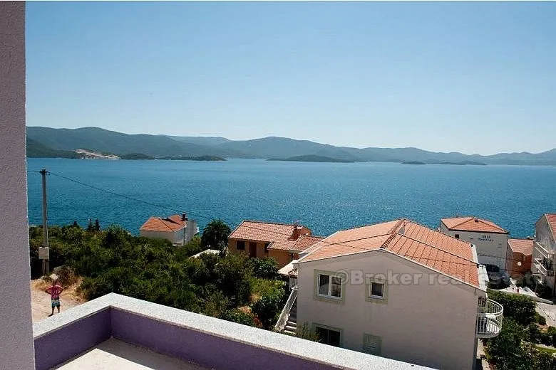 Kuća s pogledom na more na 3 etaže, na prodaju - Ploče