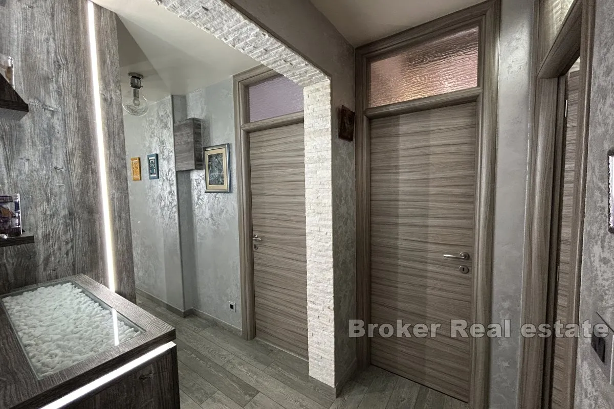 dvosobni apartman na sjajnoj lokaciji - slika 8