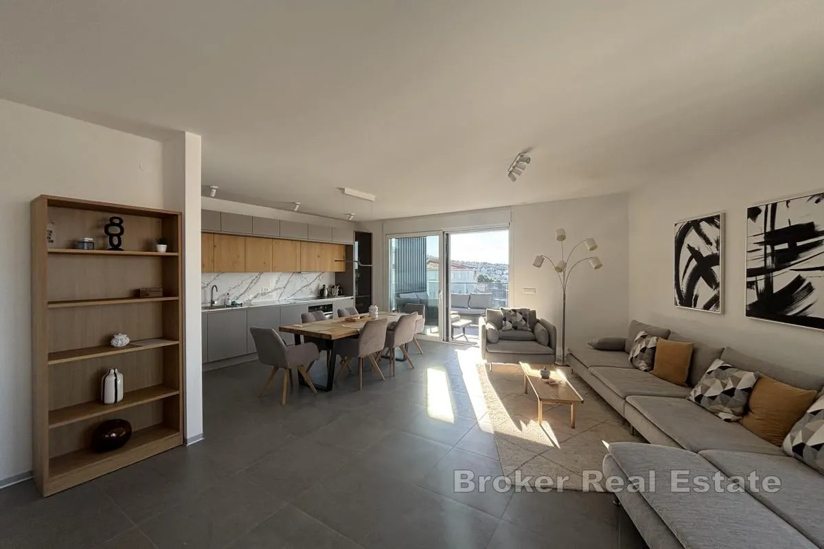 moderan penthouse s krovnom terasom i panoramskim pogledom na more - slika 4