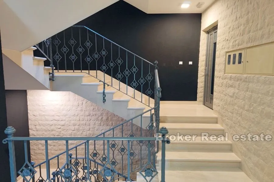 apartman prvi red uz more - slika 8