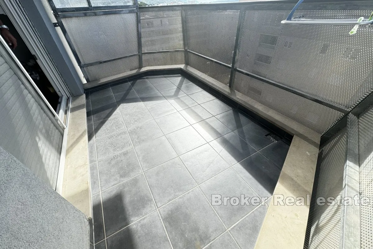 prostran trosoban apartman - slika 13