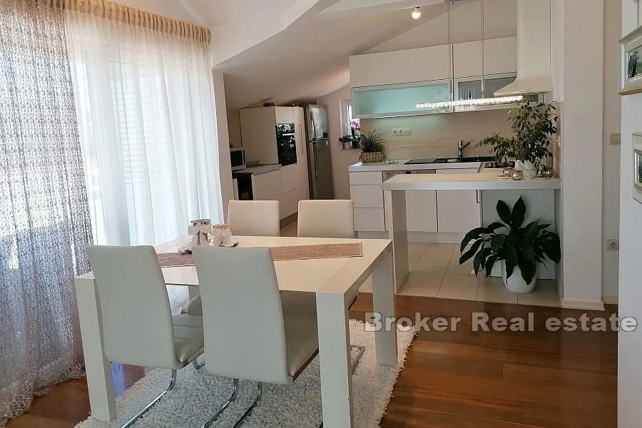 apartmanska kuća s pogledom na more - slika 2