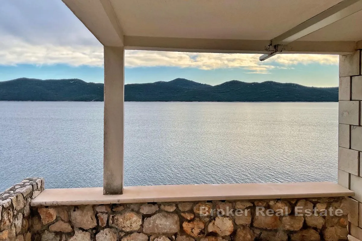 vila u prvom redu do mora - slika 15