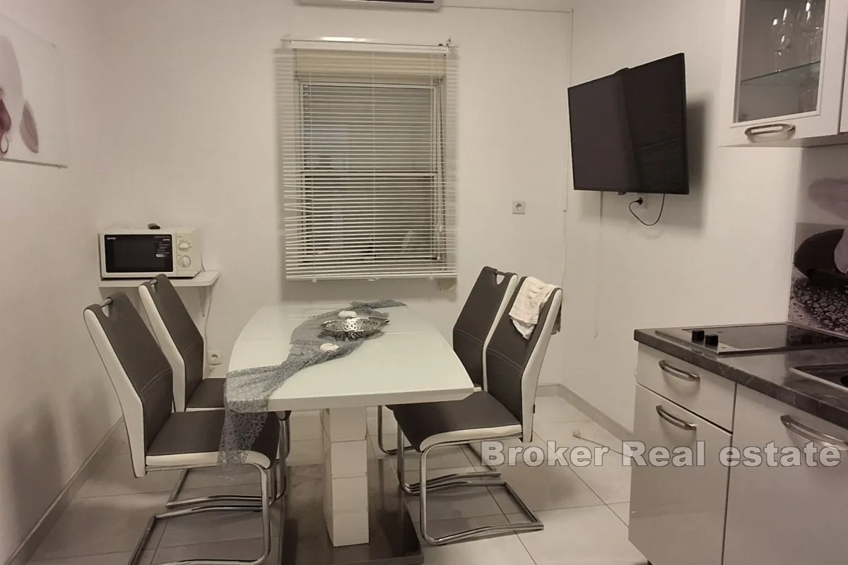 građevinsko zemljište s tri apartmana prvi red do mora - slika 6