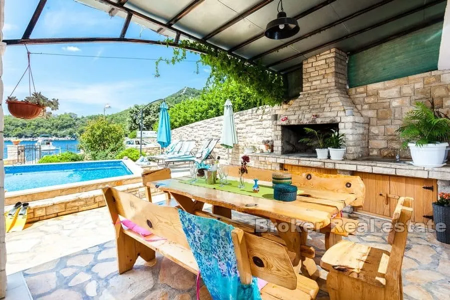 apartmanska kuća prvi red do mora - slika 5