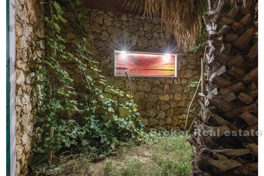 novoizgrađena vila, prvi red do mora - slika 16