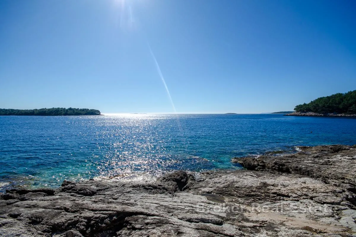 Atraktivno zemljište u prvom redu do mora - Korčula