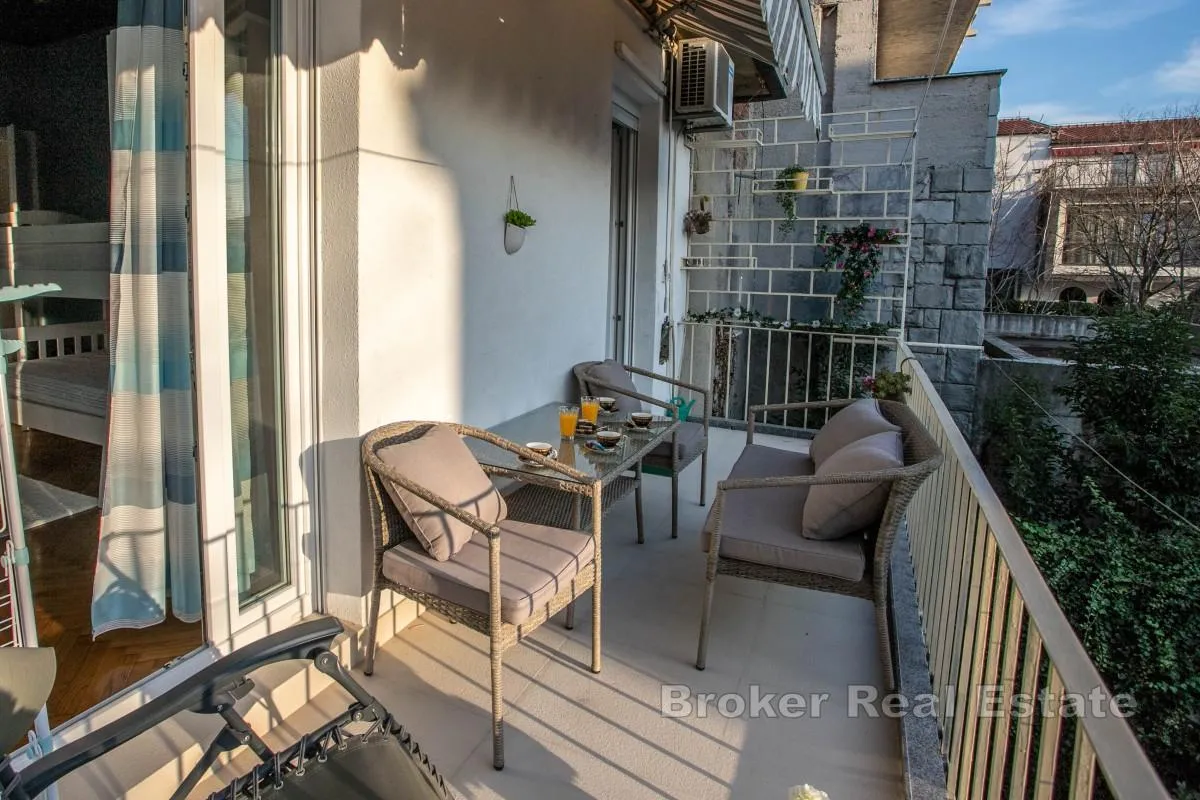 dvosoban apartman sa garažom i dvorom u blizini centra - slika 15