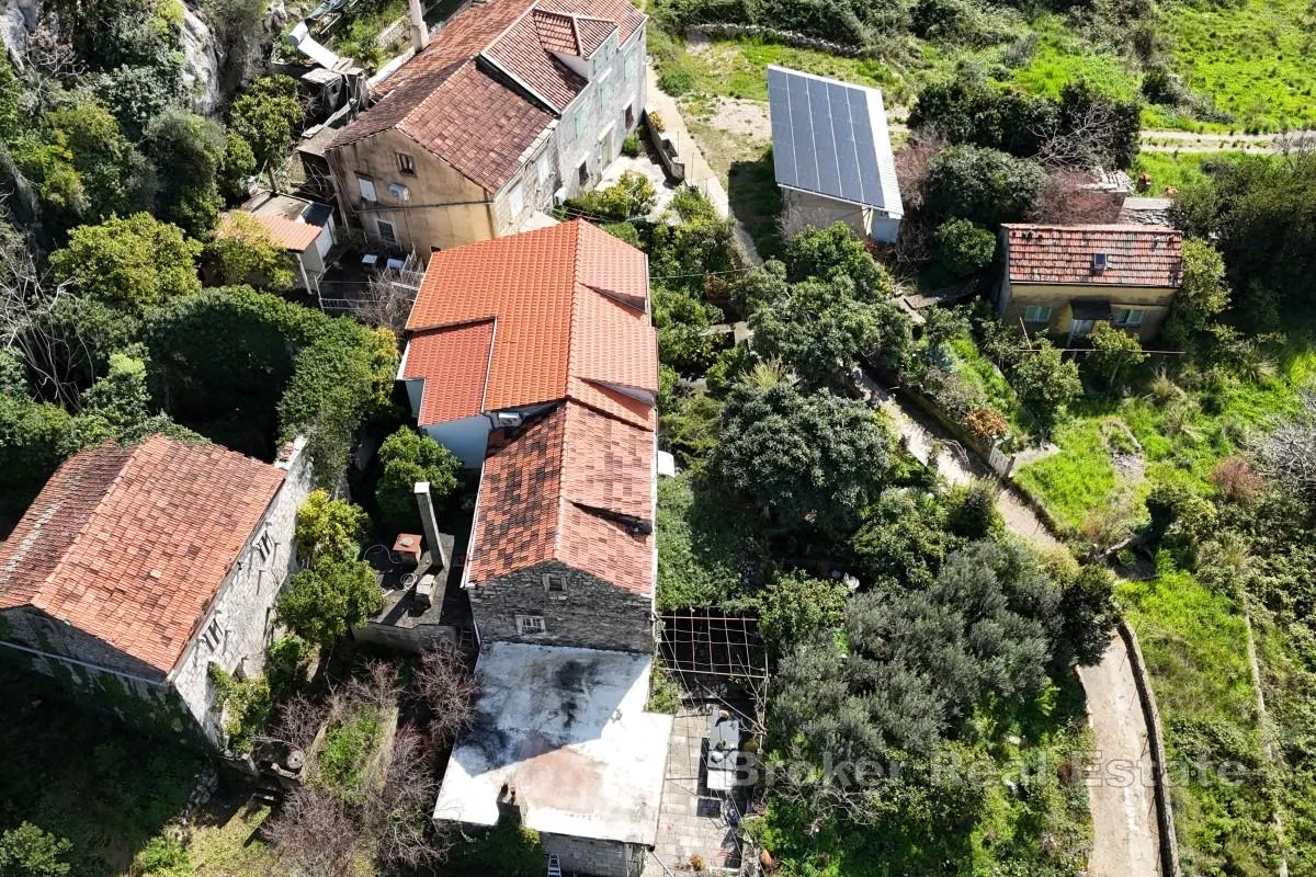 dvojna kamena kuca za renovaciju - slika 7