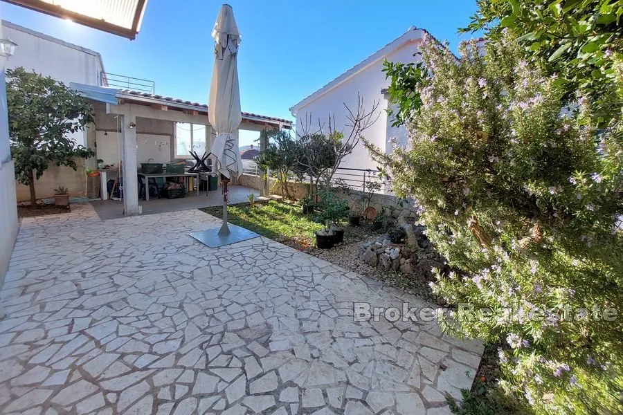 apartmanska kuća s pogledom na more - slika 3