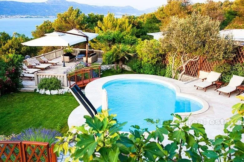 kuća / vila okružena mediteranskim vrtom, za najam - slika 3