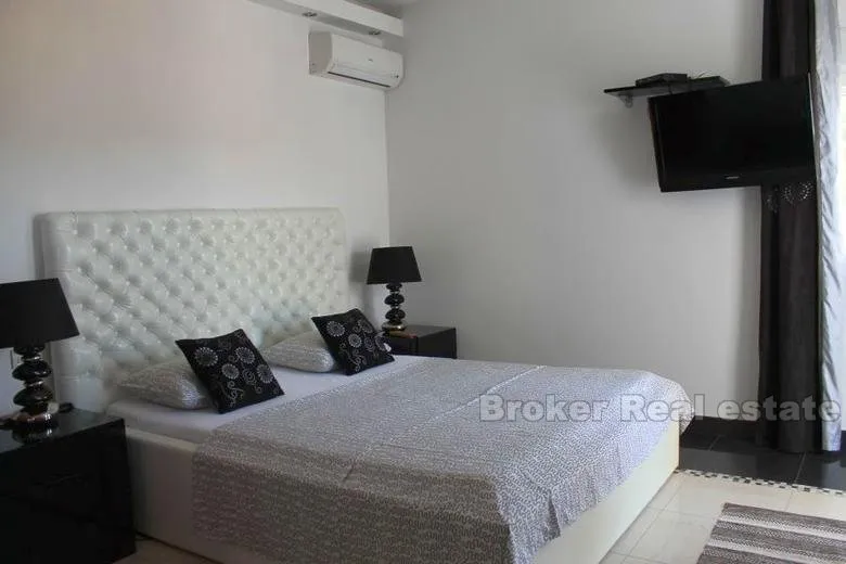 luksuzna vila, na prodaju - slika 13