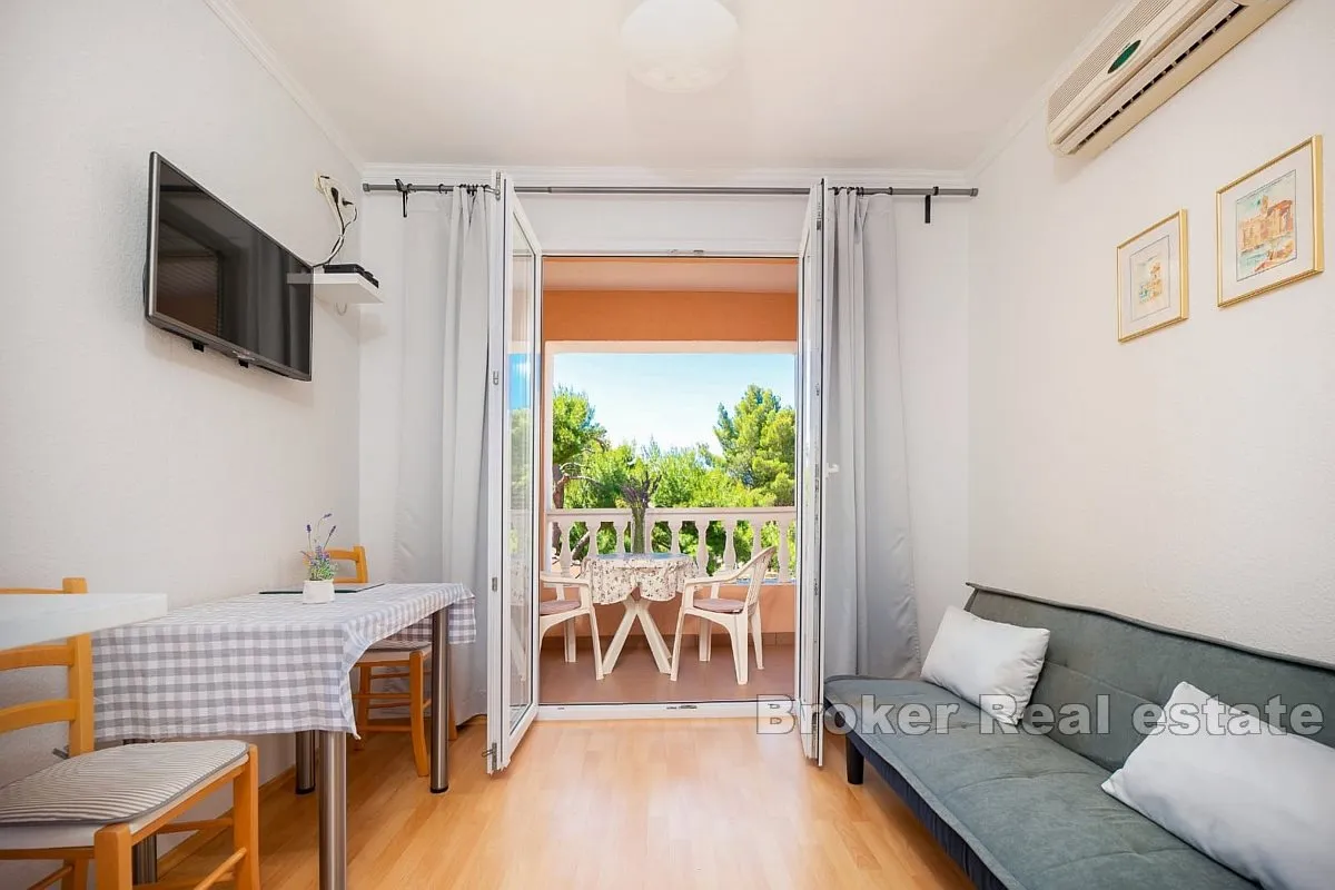 apartmanska kuća s restoranom - slika 12