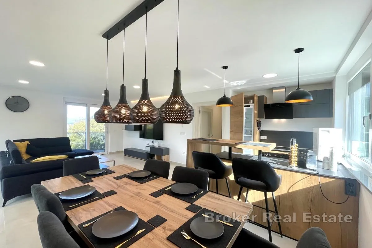 moderan apartman s pogledom na more - slika 4