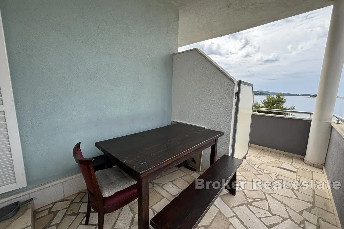 trosoban apartman s pogledom na more - slika 15