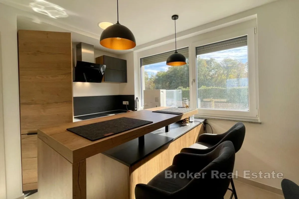 moderan apartman s pogledom na more - slika 3