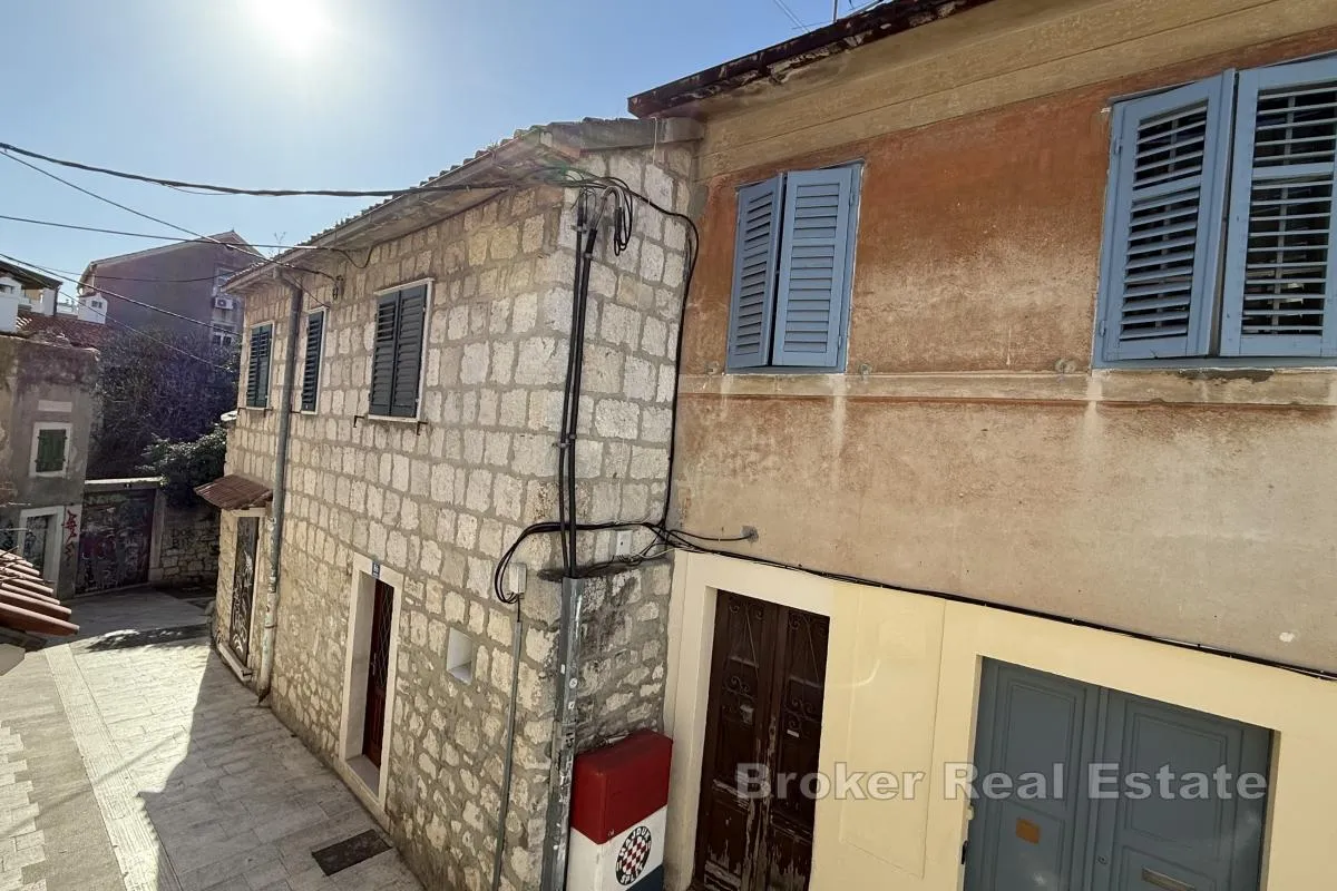 radunica, split centar, dvojna kuća za prodaju - slika 2
