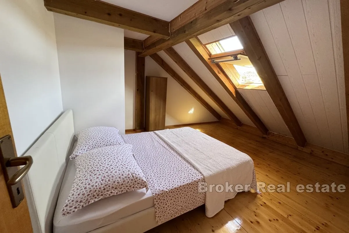 apartmanska kuća na mirnoj lokaciji - slika 9