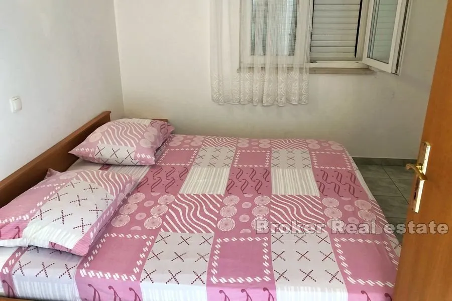 apartmanska kuća, prvi red do mora - slika 16