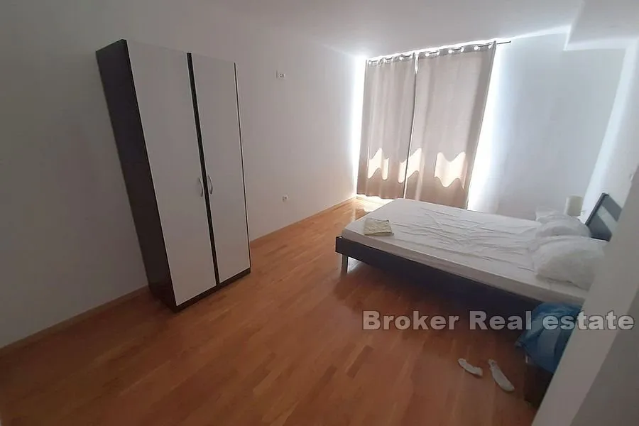 apartman u prvom redu do mora - slika 5
