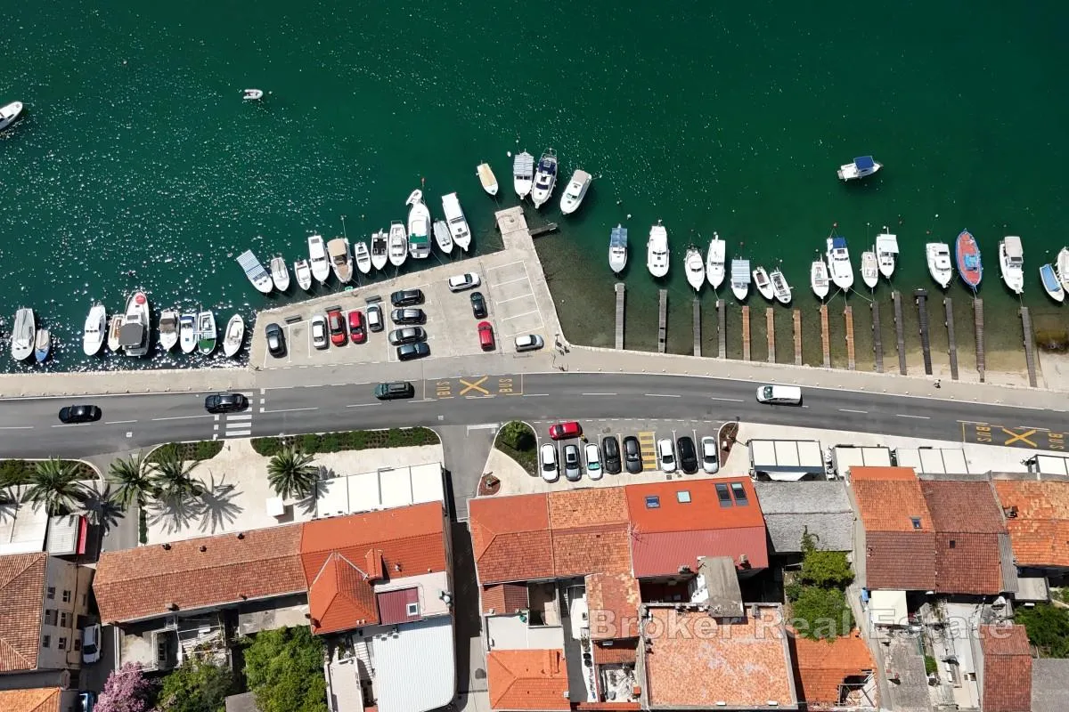 kamena kuća u centru - slika 3